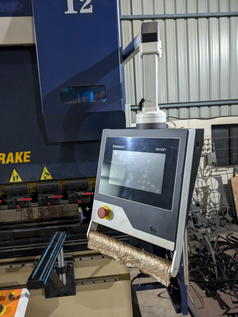 Laser cutting machine